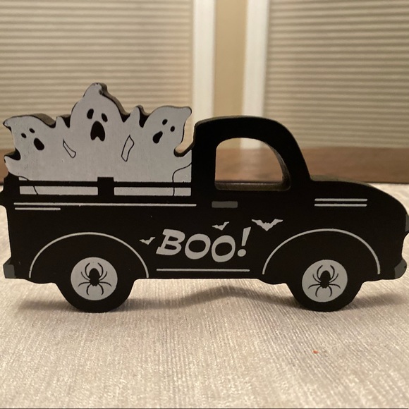 Halloween Ghost Boo Sign, Boos Hisses, Halloween Kisses Tag Sign, Ghost Truck - Picture 7 of 15